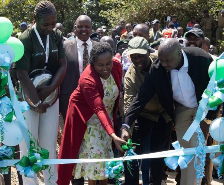 Ceremonial opening of Nyinyira bridge.